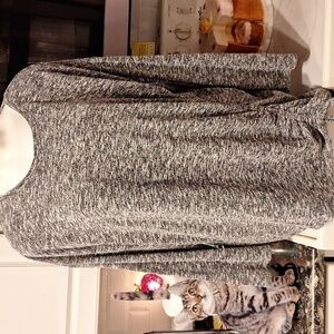 A womens Design History stretch top size XXL